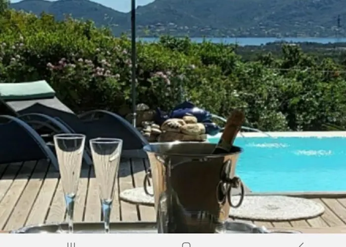 Anchorage Vue Panoramique Roof Piscine A Debordement